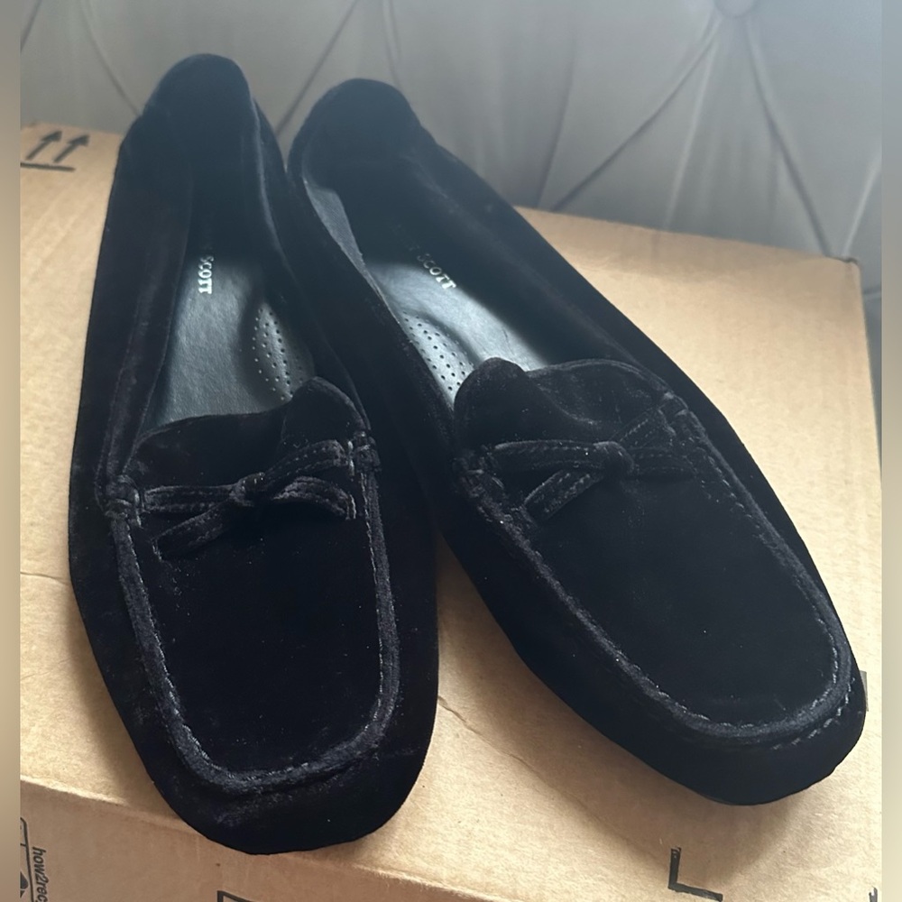 KAREN SCOTT Women’s Black Velvet Loafers Size 11M